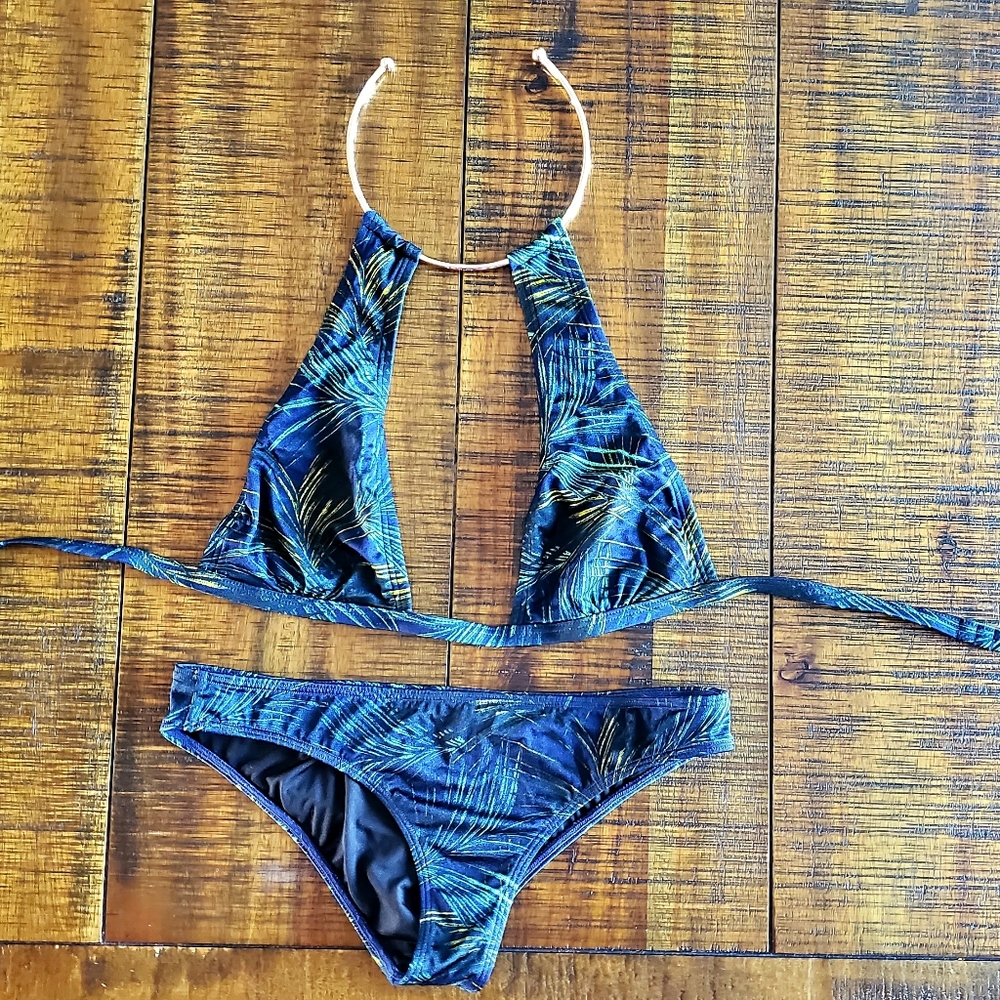 Victoria secrets bikini large top small bottoms